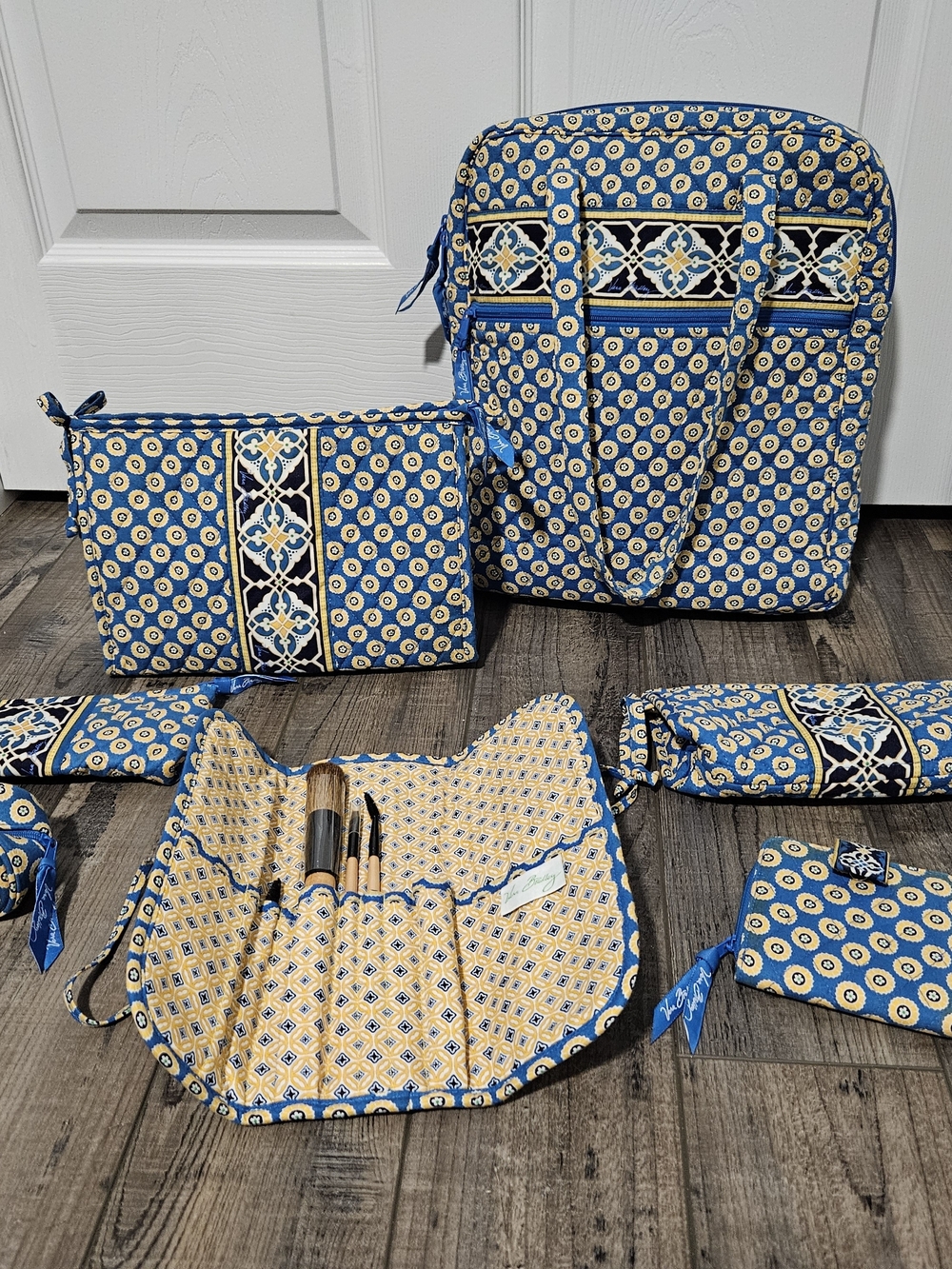 Vera Bradley 9 Pc Set Blue and Yellow Patterned Travel Bags - Picture 3 of 9